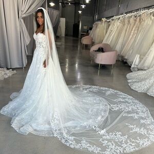 Elegant White Lace Wedding Dress with Train